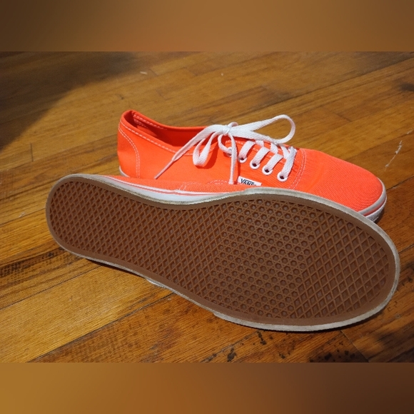 Vans - Picture 8 of 8